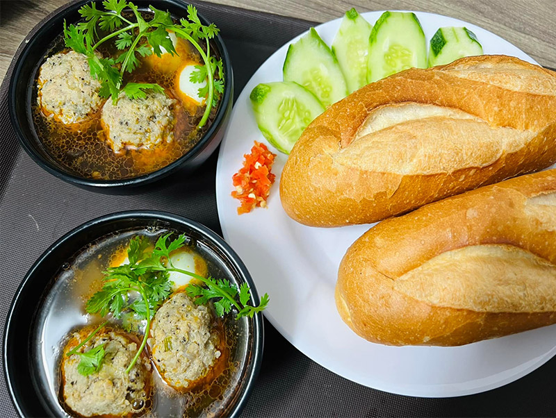 Bánh mì xíu mại Đà Lạt