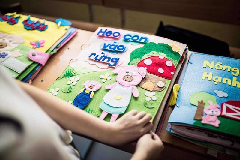 Sách vải giáo dục với hình ảnh sinh động