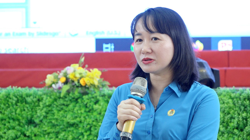 Trưởng ban Nữ công phát biểu gửi lời chúc ngày 20/10