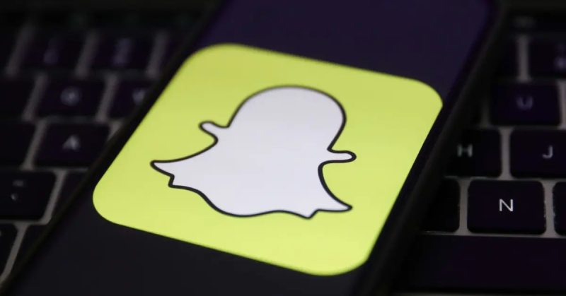 cach-tai-snapchat-ve-dien-thoai-1 Biểu tượng ứng dụng Snapchat hiển thị trên điện thoại