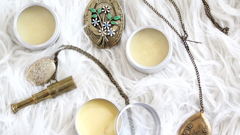 Nước hoa khô handmade trong hộp nhỏ