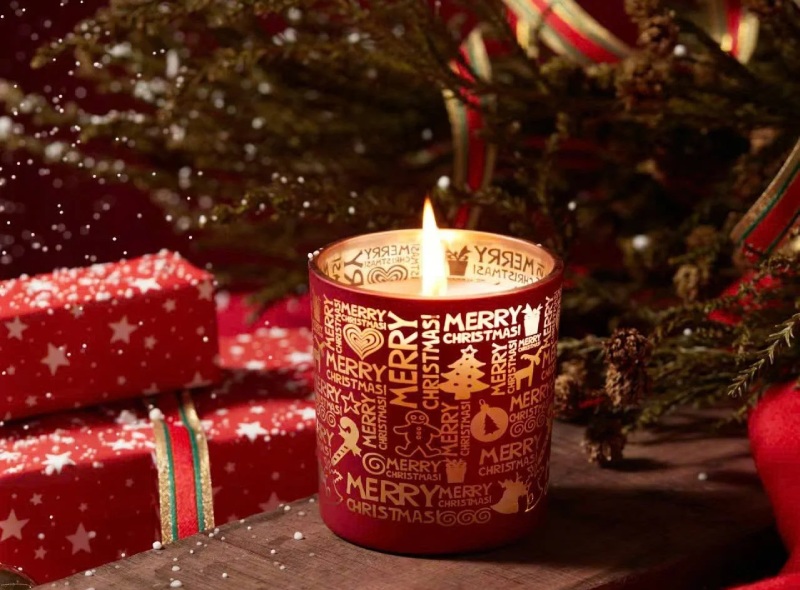 Nến thơm trang trí Giáng Sinh tỏa sáng ấm áp