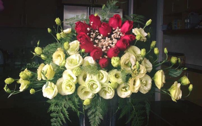 Mẫu hoa hồng đỏ tạo hình trái tim ý nghĩa