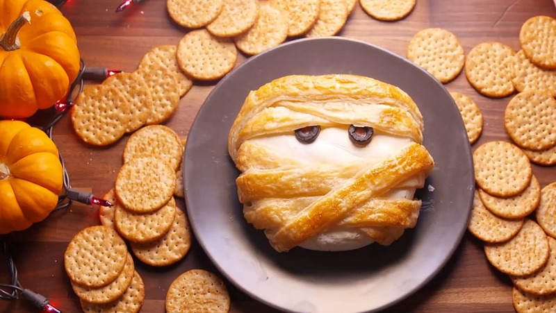 Bánh phô mai brie xác ướp