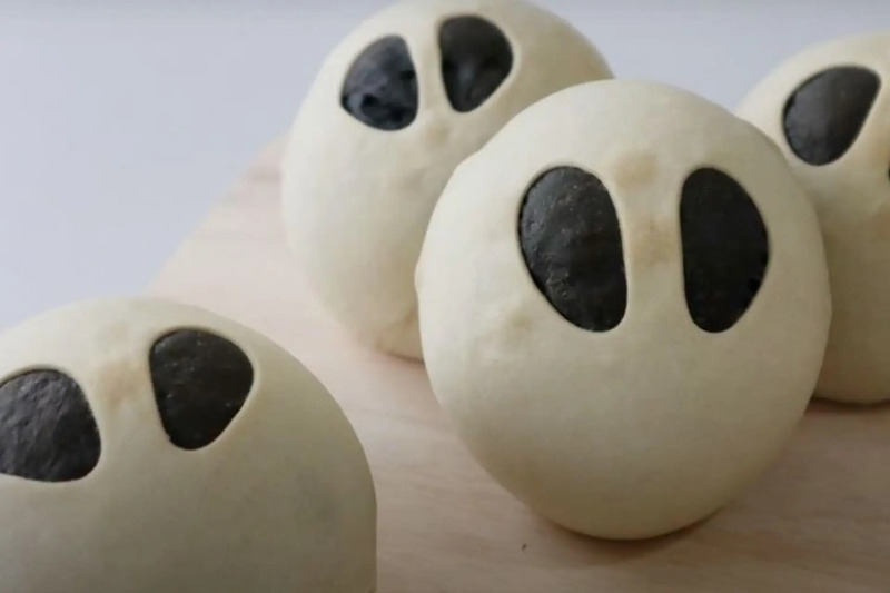 Bánh mì Alien Halloween