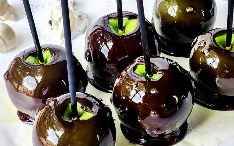 Các trái táo phủ lớp caramel