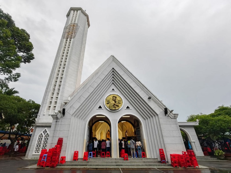 Nhà thờ Kỳ Đồng mang phong cách hiện đại, điểm đến lễ Noel nổi bật