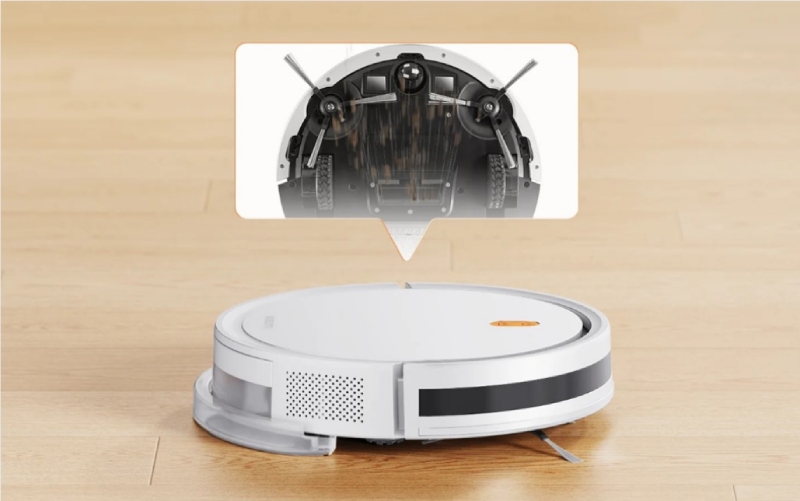 Robot hút bụi tự động trên sàn gỗ