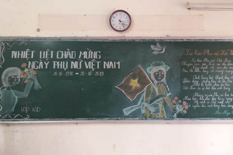 Bảng vẽ hình phụ nữ cầm cờ và hoa, chào mừng ngày 20/10