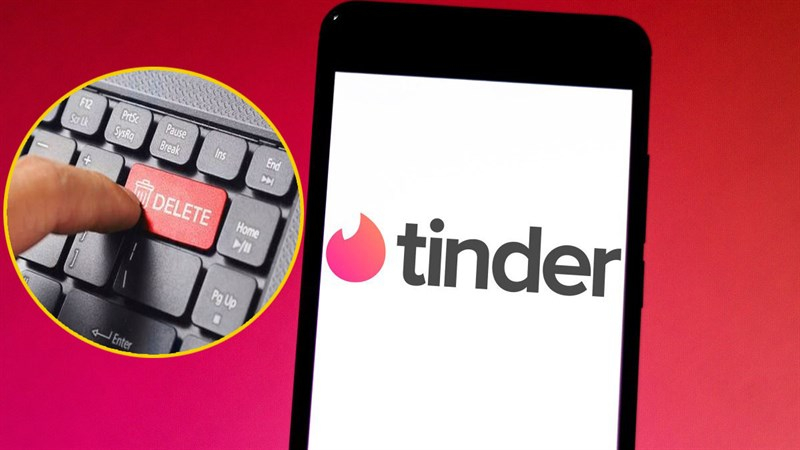 Màn hình điện thoại hiển thị logo Tinder và nút Delete trên bàn phím