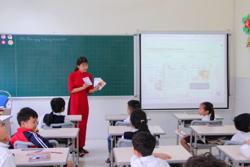 Giáo viên phổ cập trò chơi Đố vui 20/11 cho học sinh