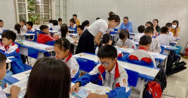 Hình ảnh học tập của các em học sinh trong ngày lễ 20/11