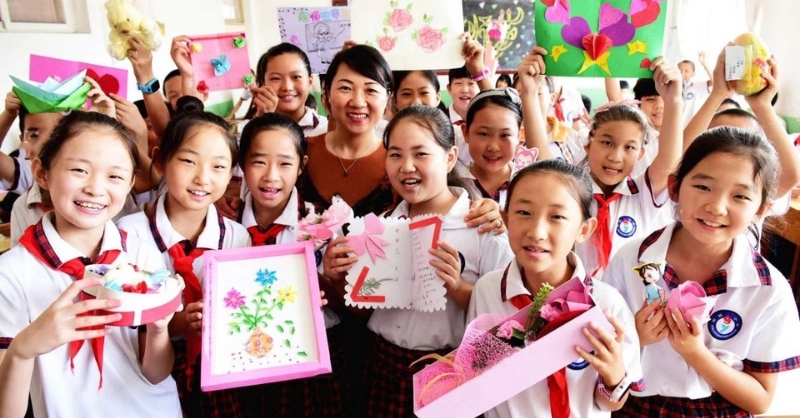 Quà do các em học sinh tự làm dành tặng cô giáo ngày 20/11