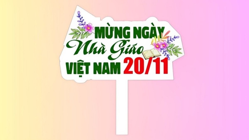 Hashtag trang trí hoa, sách và chữ