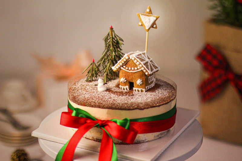 Chiếc bánh trang trí hình ngôi nhà noel của Cheesecake Ngon