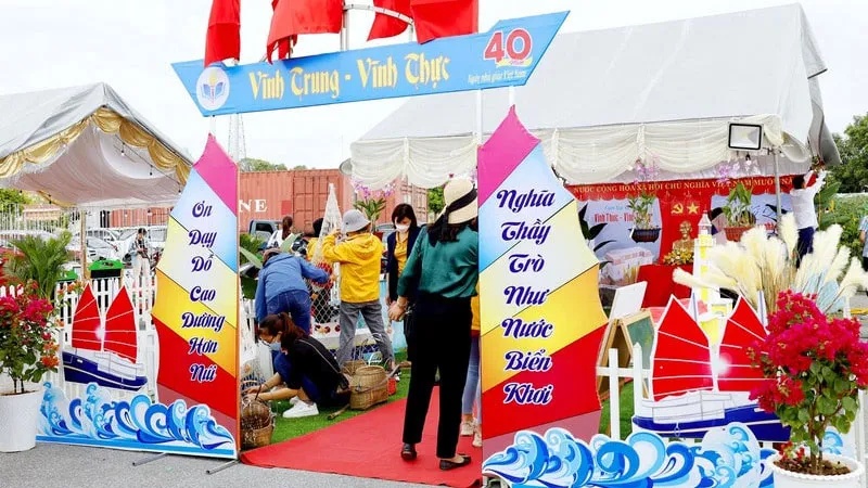 Cổng trại Vĩnh Trung – Vĩnh Thực chủ đề thầy cô và tri ân 40 năm