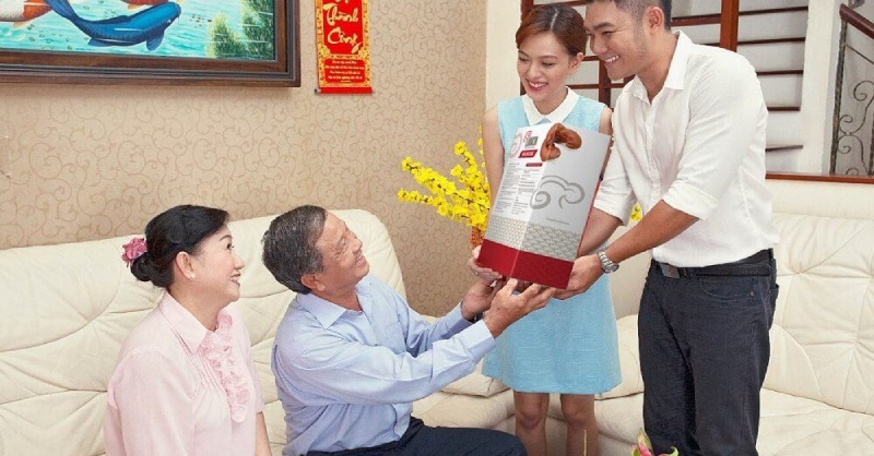 Gợi ý 12 Món quà Tết 2026 cho bố mẹ đầy thiết thực, ý nghĩa