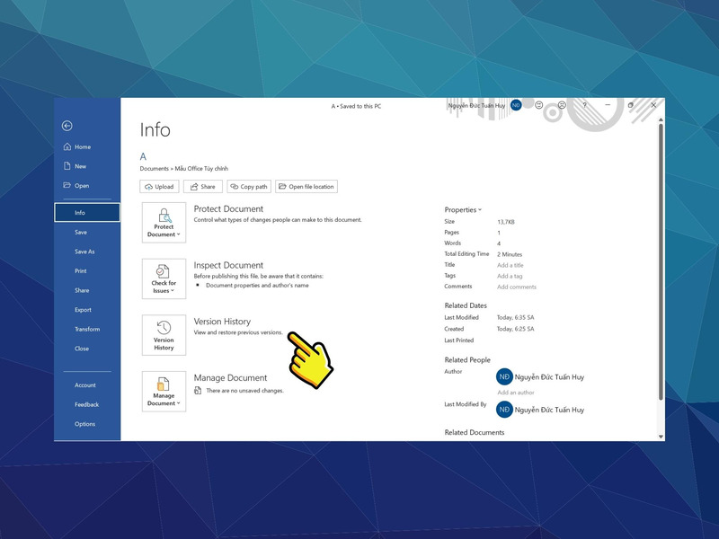 Chọn Version History để khôi phục
