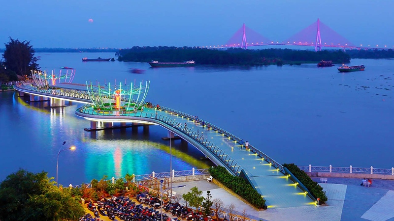 Bến Ninh Kiều góc nhìn từ trên cao