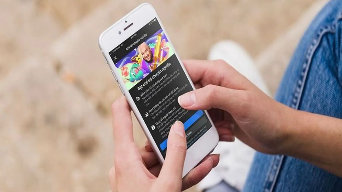 Cách biết được danh tính người lạ xem story Facebook dễ dàng